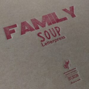 Detalle de la caja donde se entrega el marco con la Family soup